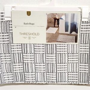 Threshold Gray and White Grid Bath Mats